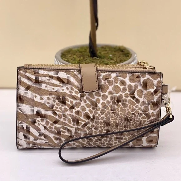 Michael Kors Wallet Wristlet Camel Multi Color - Picture 2 of 14